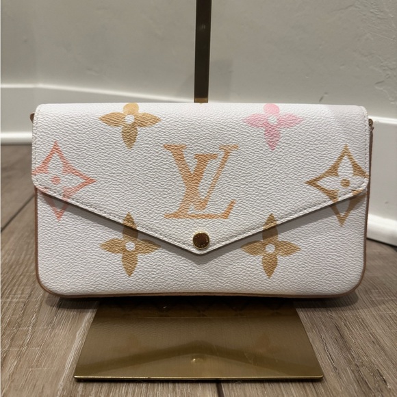 Louis Vuitton Handbags - 🎉SOLD🎉Louis Vuitton Chain Wallet by the Pool Pochette Felicie Monogram